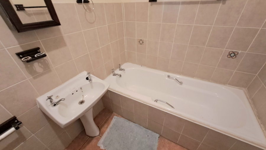 4 Bedroom Property for Sale in Fichardt Park Free State
